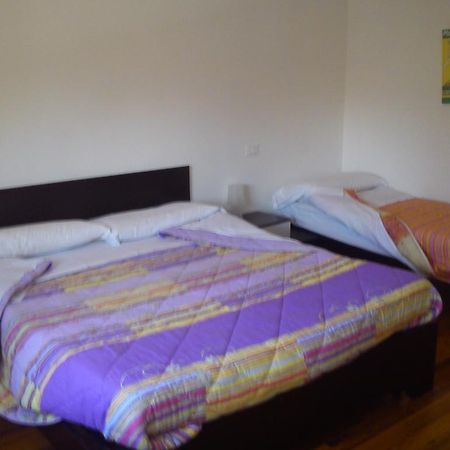 Willa Casa Vacanza Holiday Pieris Zewnętrze zdjęcie